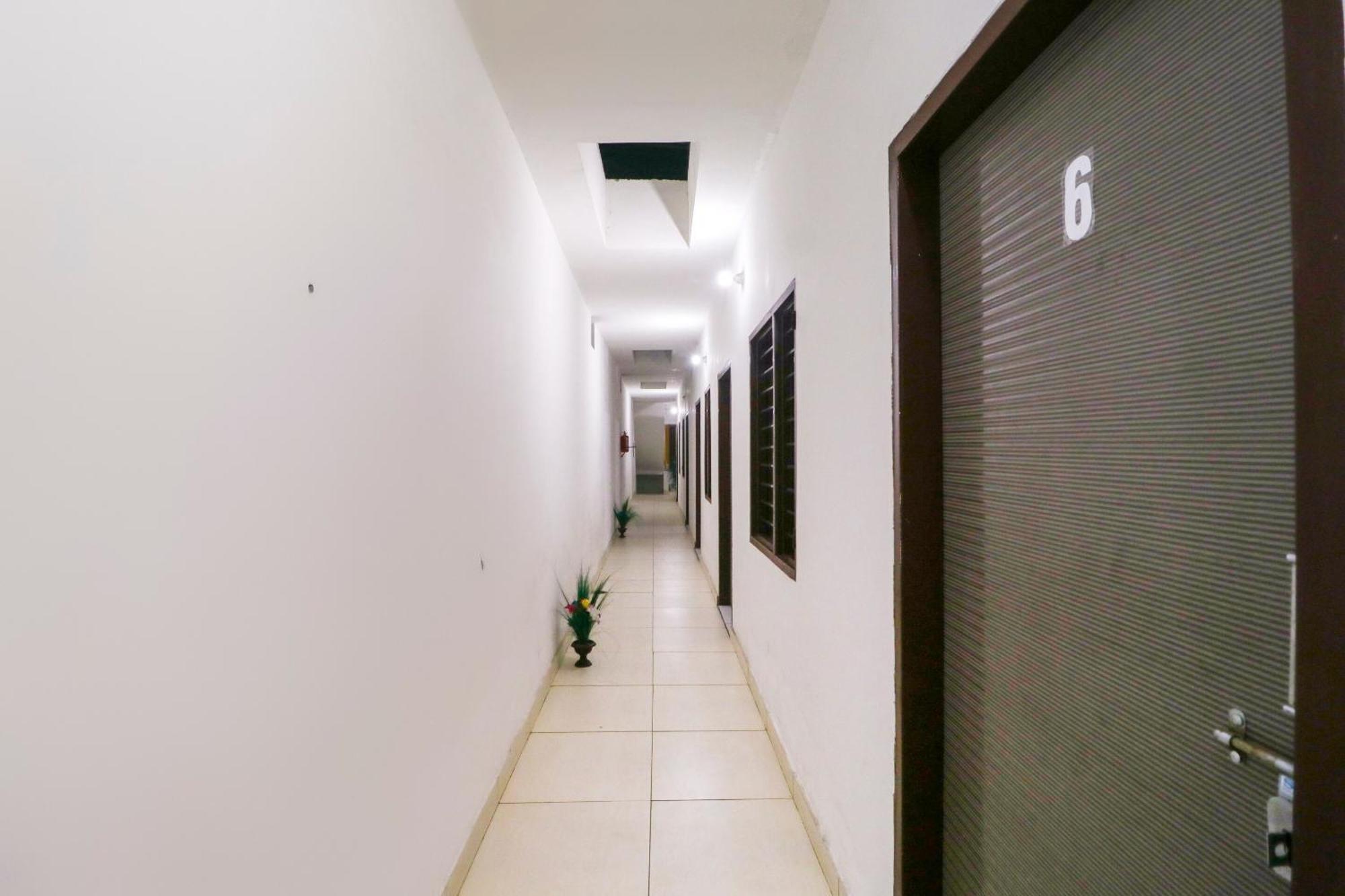 Hotel O Sky Garden Ludhiana Exterior foto