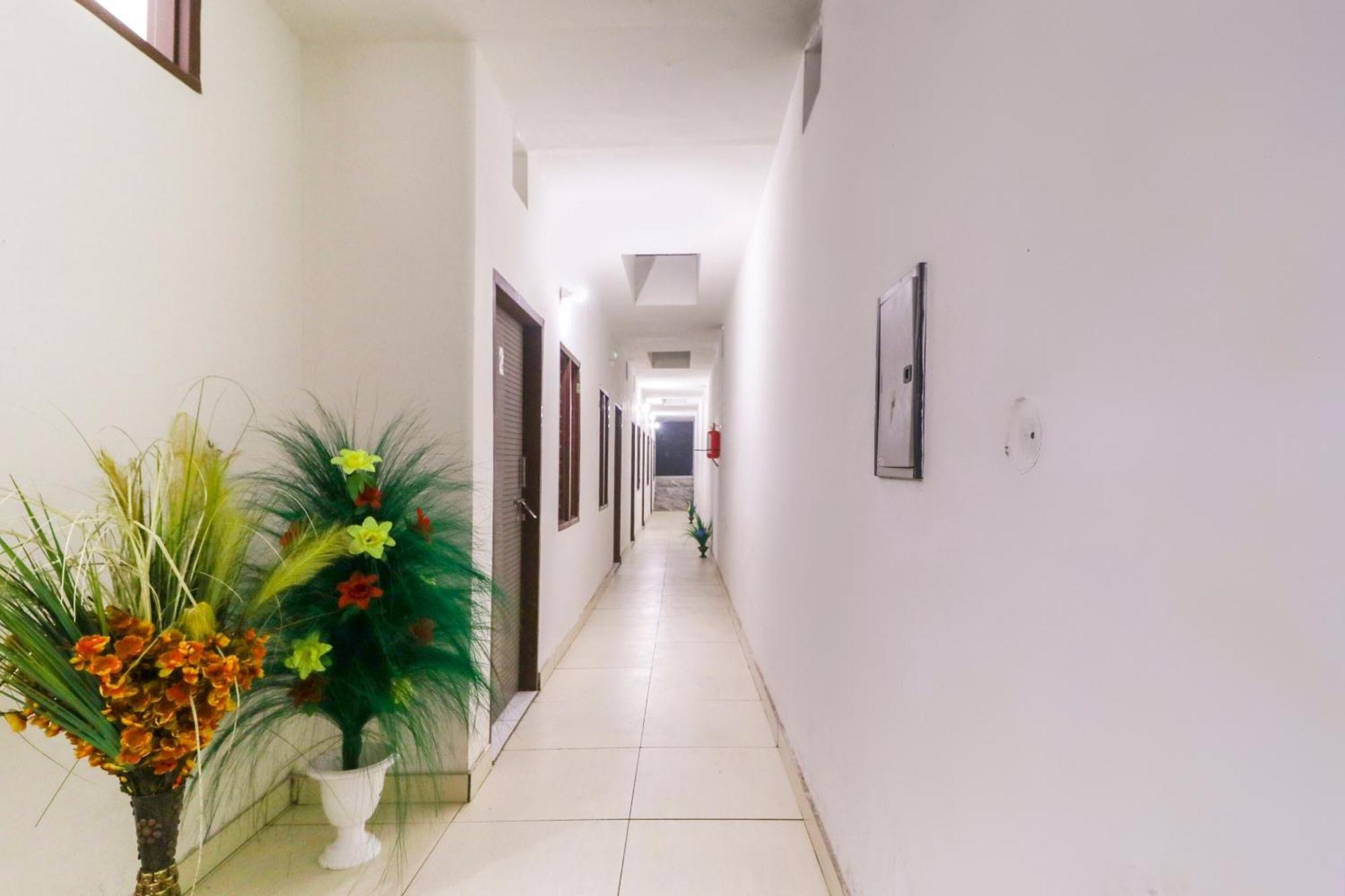 Hotel O Sky Garden Ludhiana Exterior foto
